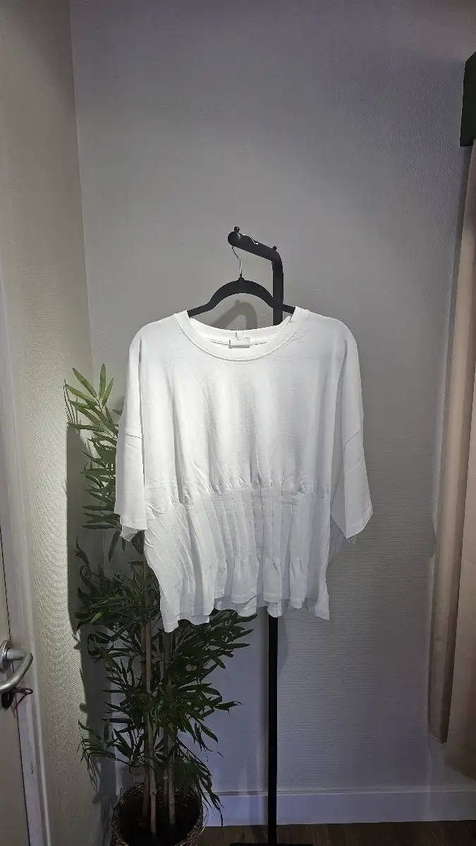 T-shirt corsage